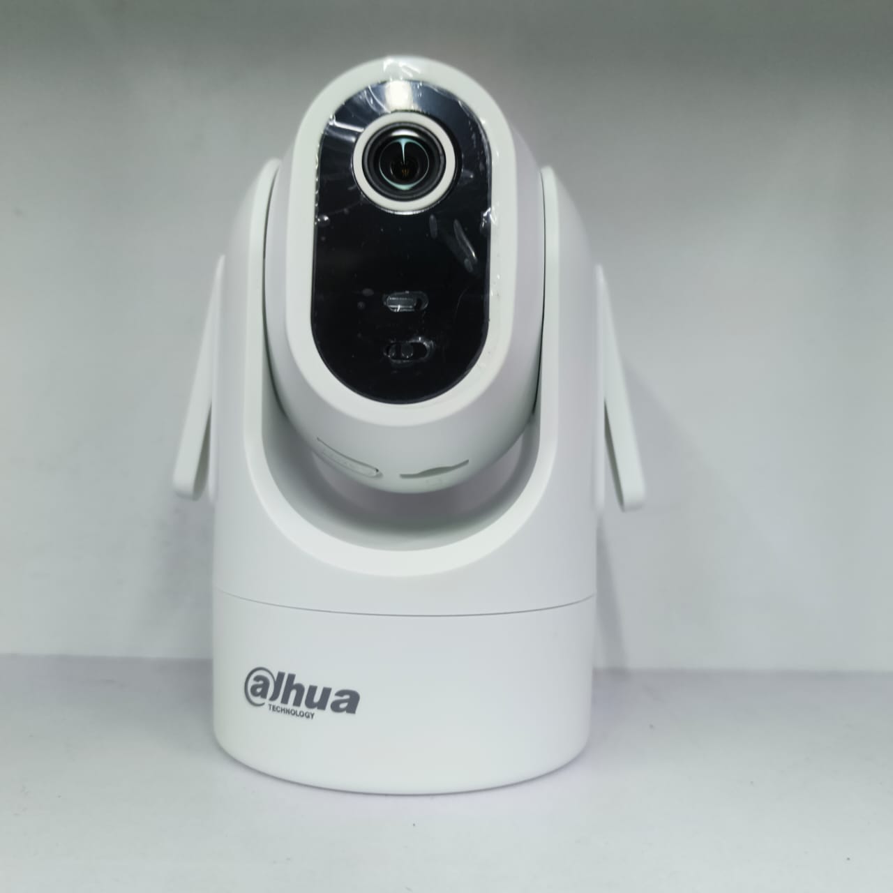 Dahua Hero c1 indoor PAN tilt WIFI Camera